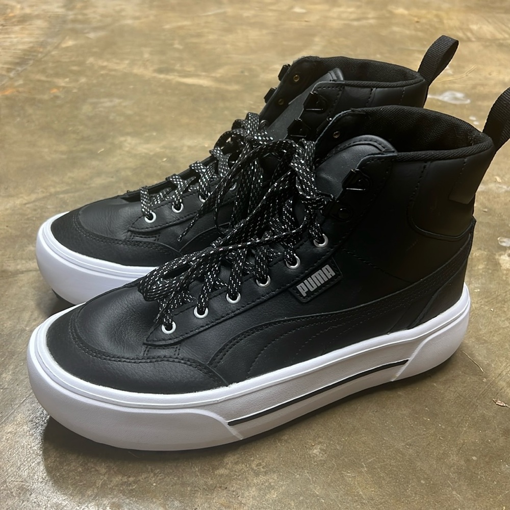 Women’s Puma Kaia Platform Mid Sneaker sz 10